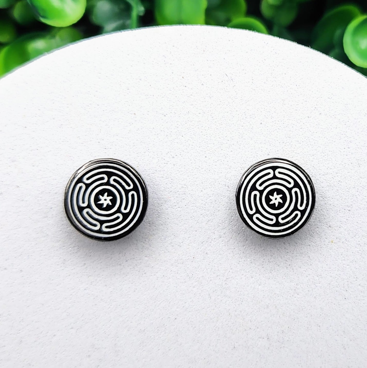 Strophalos (Hekate's Wheel) Stud Earrings