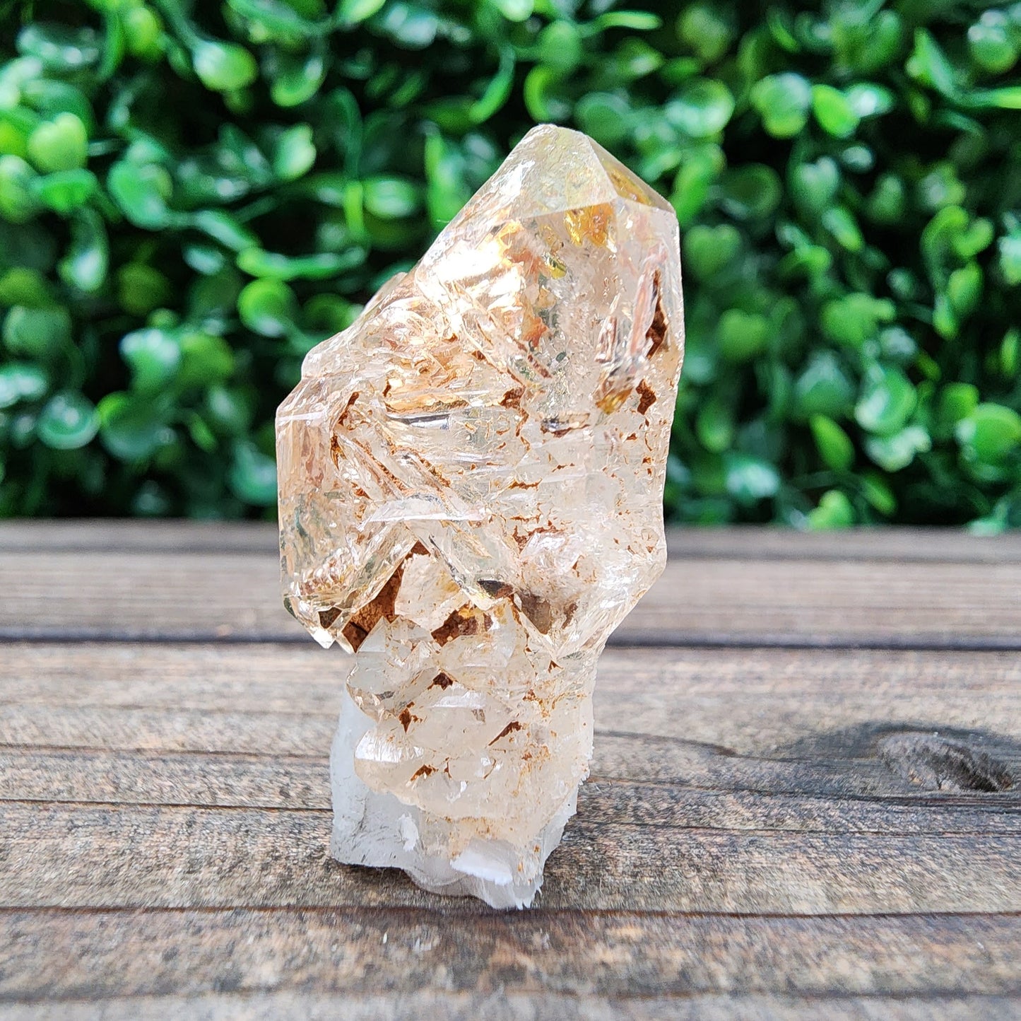 Petroleum Firefly Quartz 10.43g Specimen - Highly UV Reactive