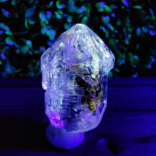 Petroleum Firefly Quartz 21.76g Specimen - Highly UV Reactive