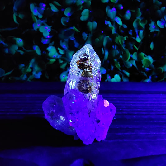 Petroleum Firefly Quartz 11.89g Specimen - UV Reactive