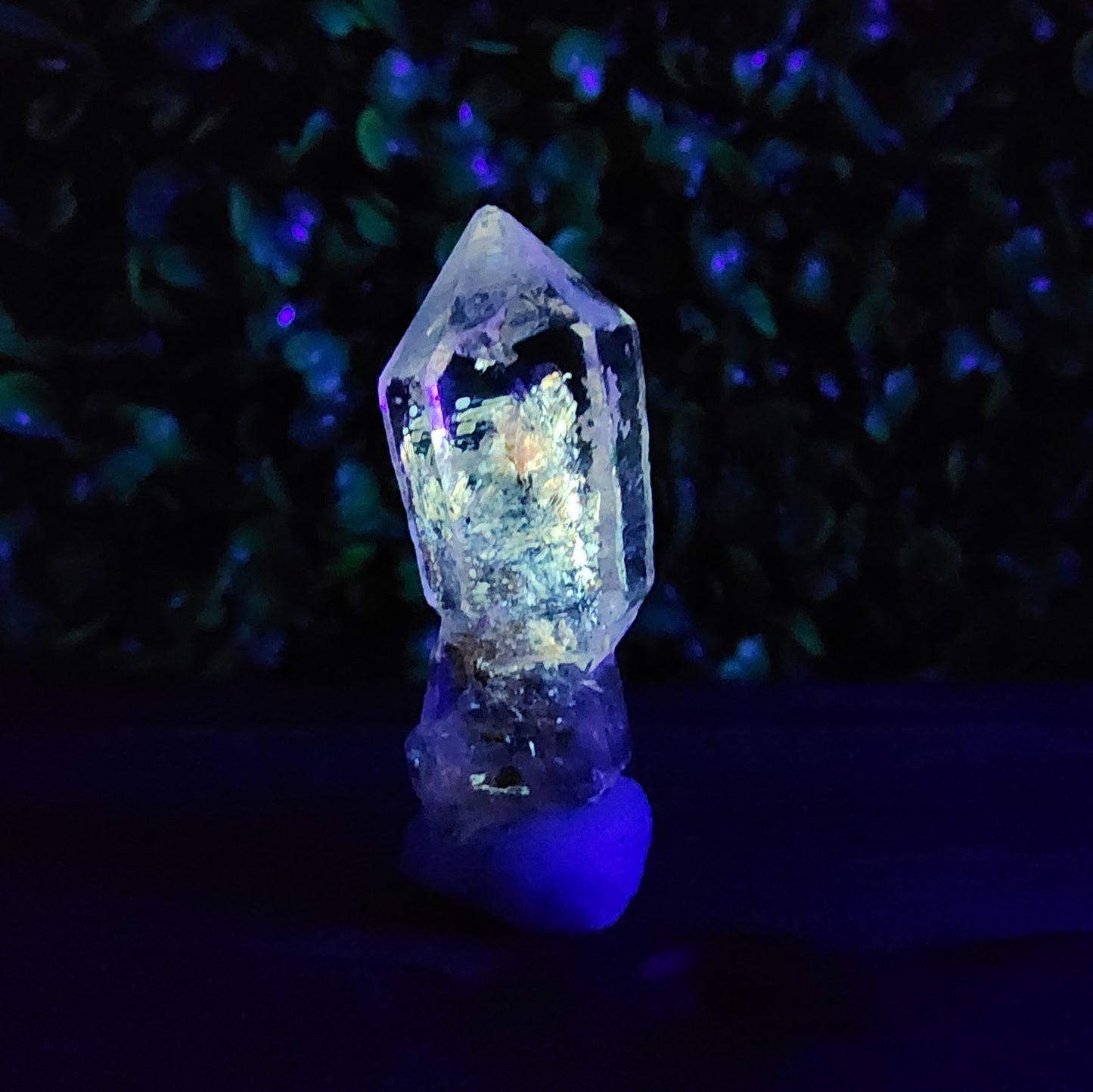 Petroleum Firefly Quartz 6.38g Specimen - Highly UV Reactive