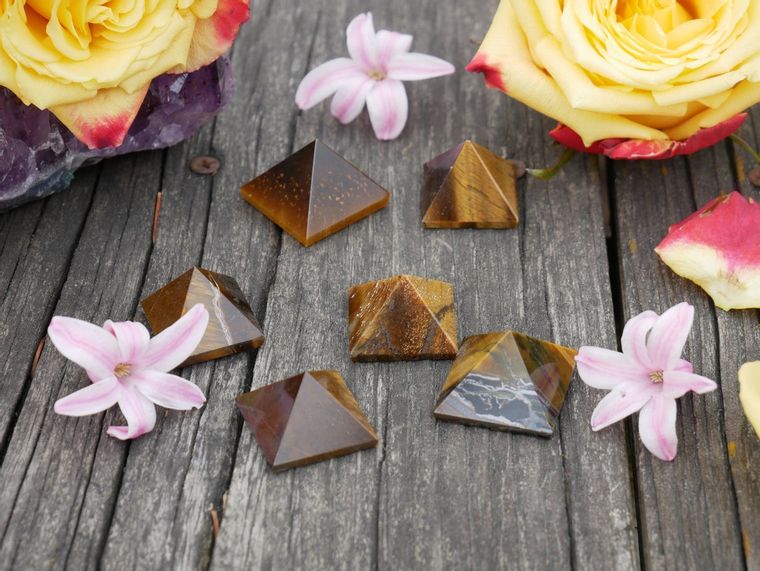 Tigers Eye Pyramid